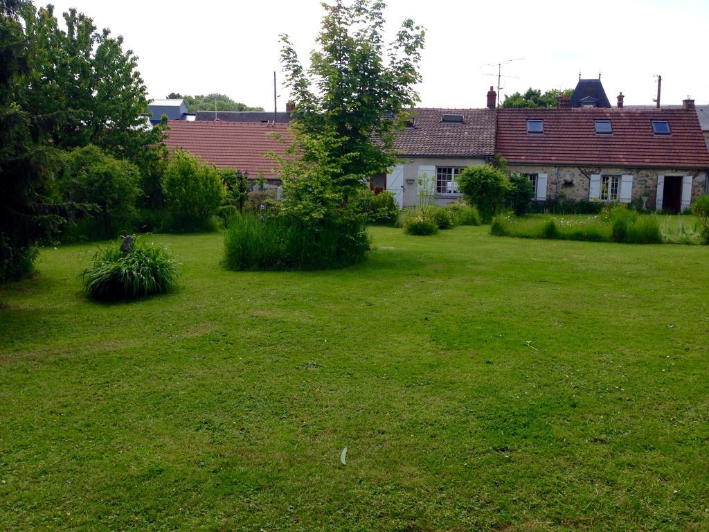 Chez Madame Titus Villa Ormoy-Villers Exterior foto